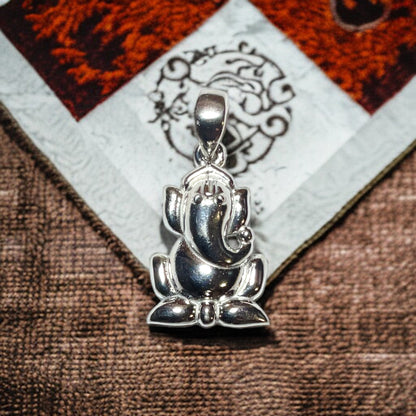 Silver God Ganesha Pendant With Rhodium Plating