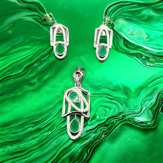 Sterling Silver Green Oval Drop Earrings & Pendant Set 